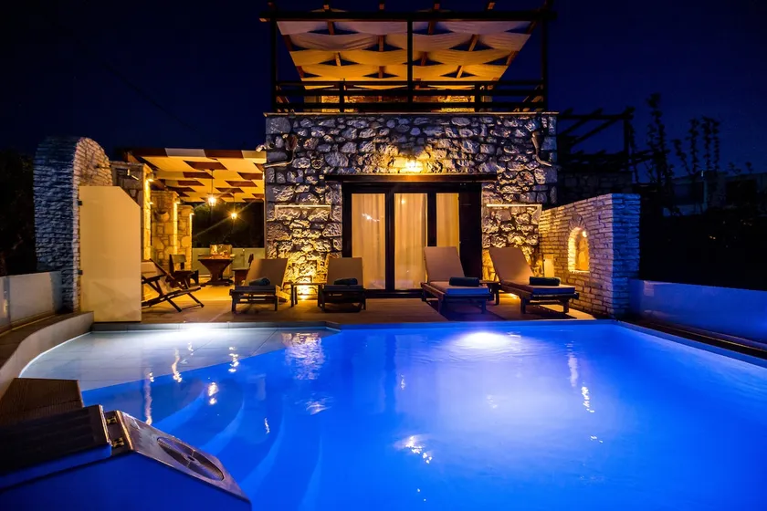 Villa Diamante -Seafront Stone Villa for 5 with Stunning Sunset Views By Villa Mana Gers - Image 1