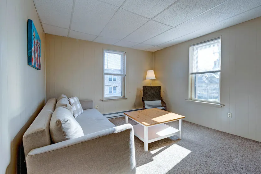 Hershey Smores, Apt #2 Renovated 1 bedroom apt, full kitchen and pull out sofa - Image 1