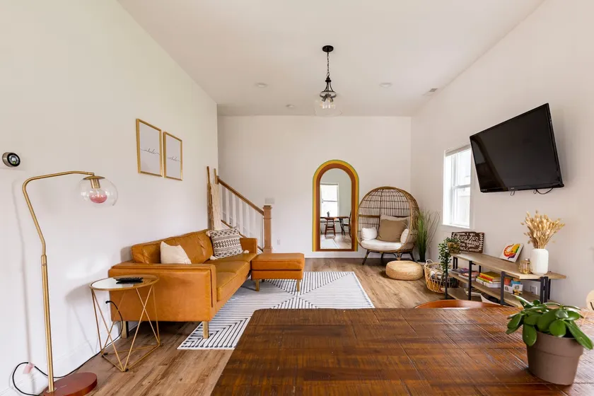 The Indy Cottage - NEAR MASS AVE DISTRICT 🌿🌻 - Image 1