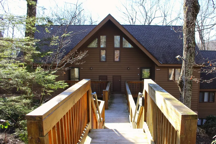 Cozy Condo - Sleeps 4 - Image 1