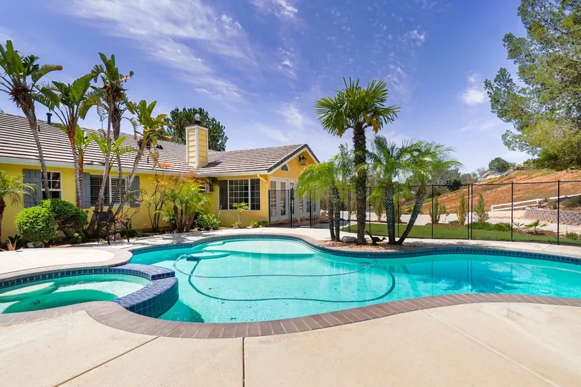 ♥ Of Wine Country | Privacy+, Gazebo, BBQ, Jacuzzi - Image 1