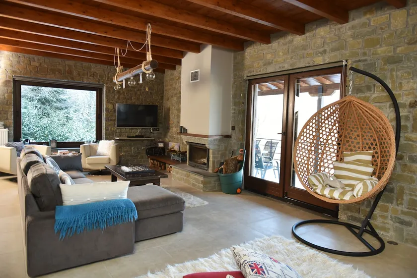 Pefkofyto Mountain Retreat - Image 1