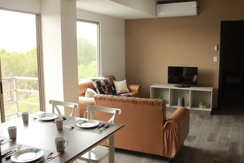 Two-bedroom apartment in a condominium to the north - Image 1
