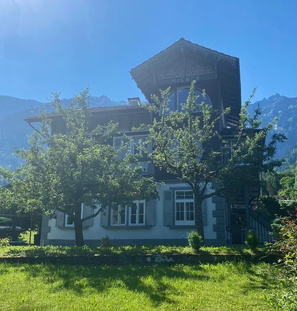 Peaceful Lakeside Chalet with Garden and Parking - Chalet Mignon - Image 1