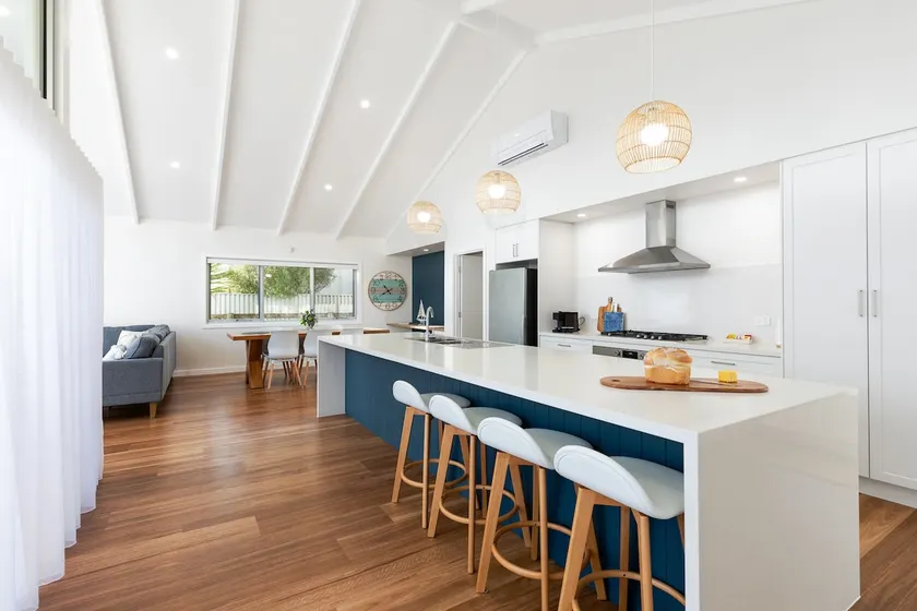 Sails Accommodation - Image 1