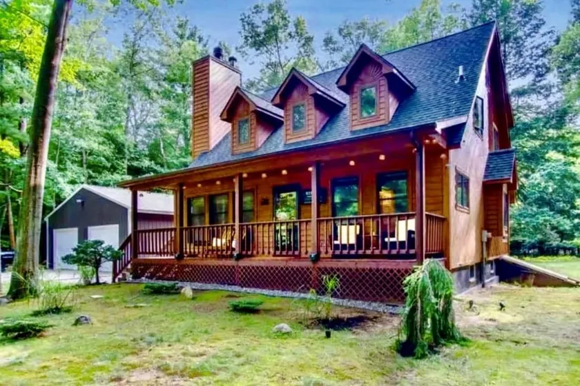 Premier Cottage Getaway-Acorn Grove, Pentwater, MI - Image 1