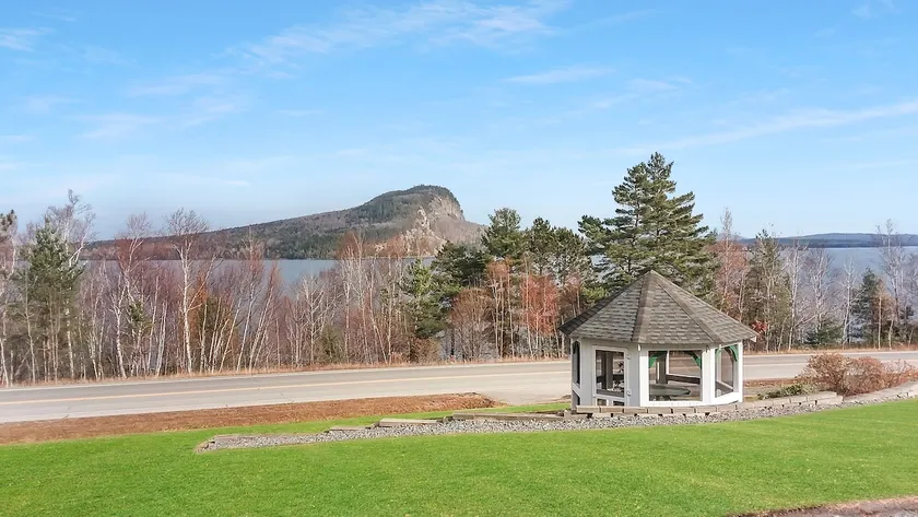 Cozy Condo with Views of Mt Kineo - Image 1