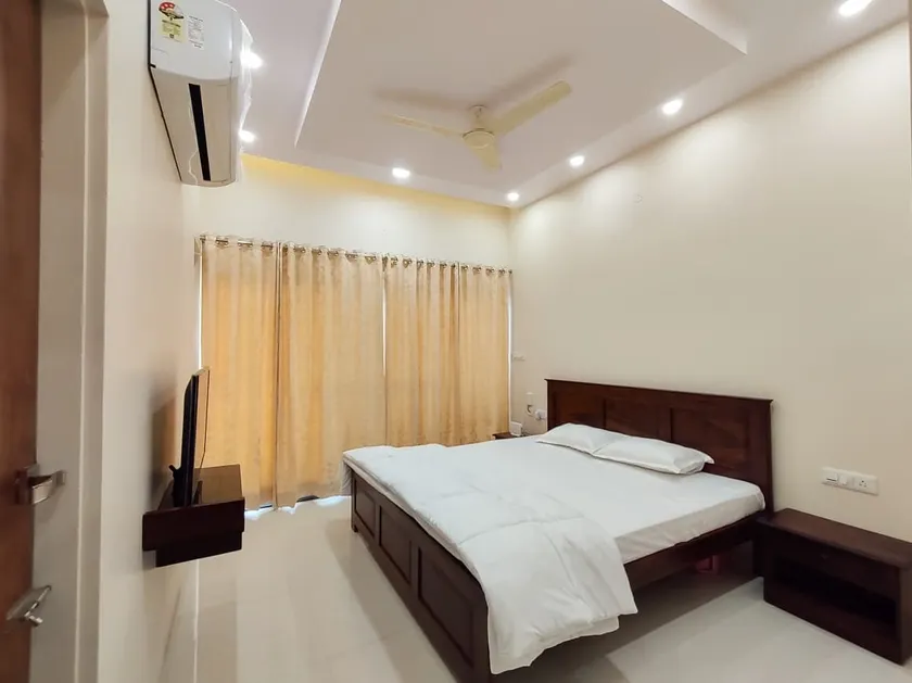 CASA 161 - Suite Room (Home Cooked BF & Meals) - Image 1