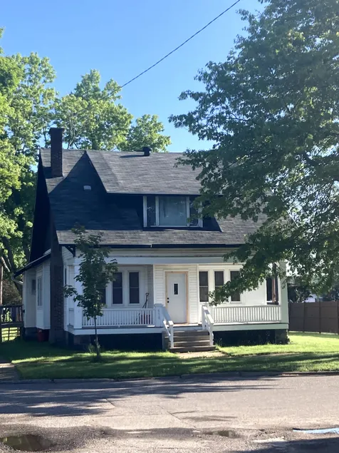 Maple house - Image 1