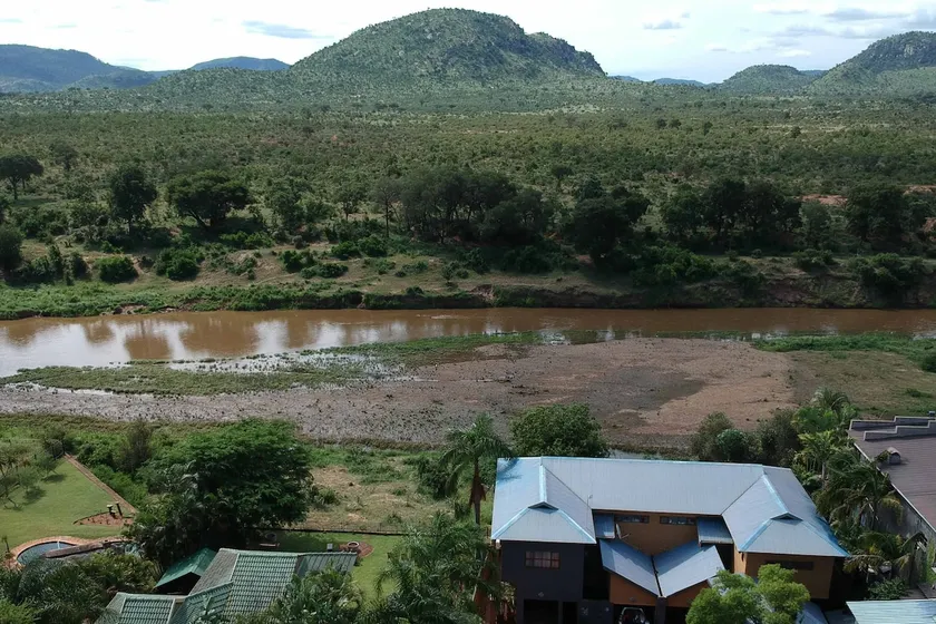Hennie's Rest - Image 1