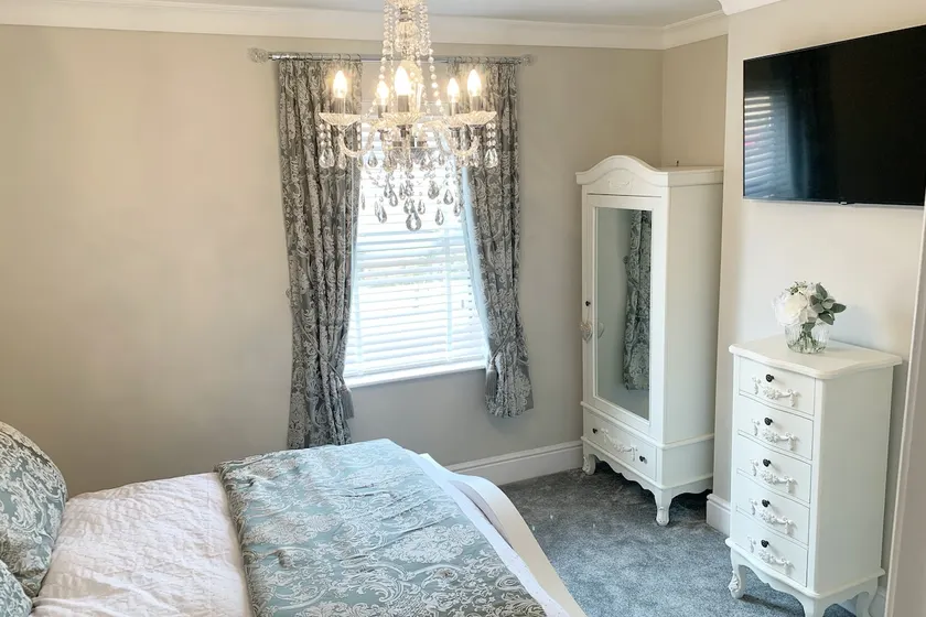 Luxury House, central Stamford with parking - Image 1
