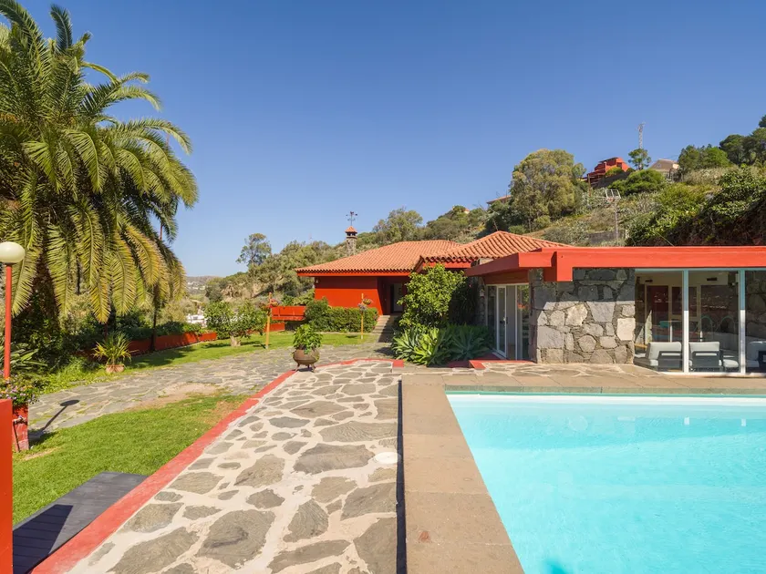 El Jardin de Santa Brígida with private pool, sauna & jacuzzi - Image 1