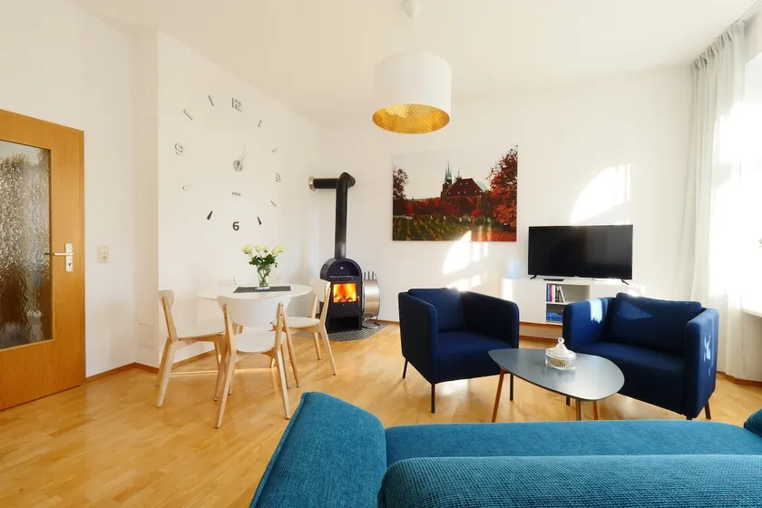 3-room apartment on Petersberg with terrace + fireplace - Image 1