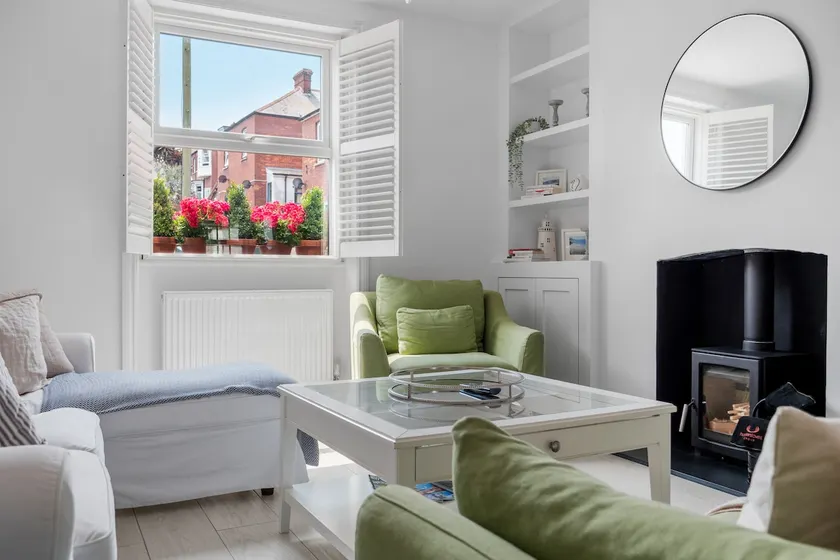 Boutique Harbour Stay- walking distance to Beach - Image 1