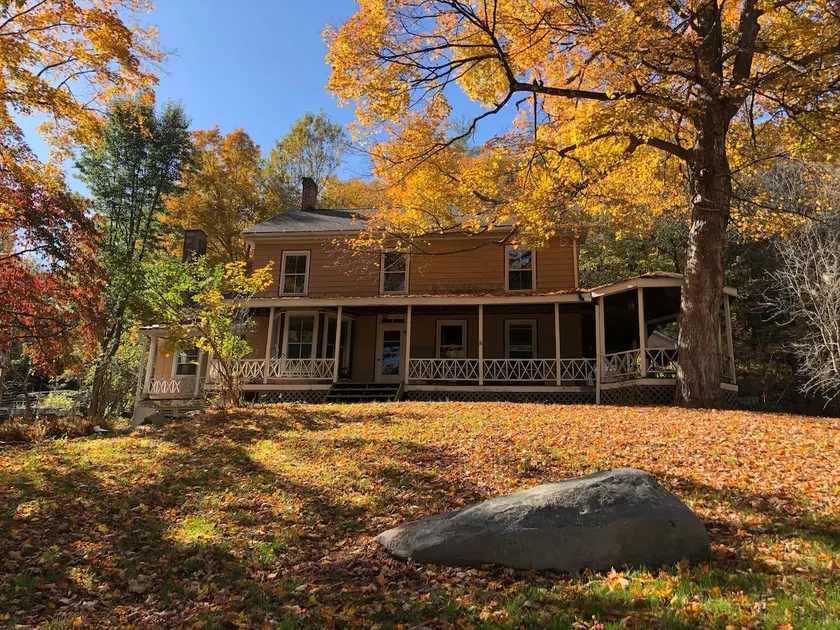 Slumberland Porch - Image 1