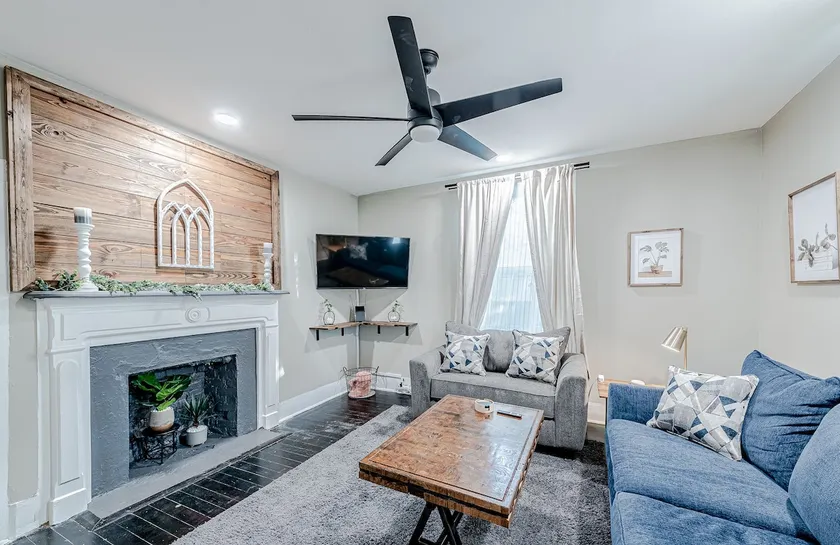 Magnolia Tree Triplex - Unit B Downtown - Image 1