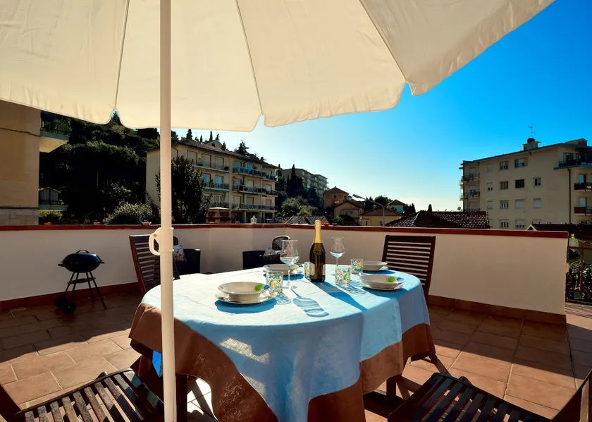 House with large terrace, AC, wifi, parking space - Image 1
