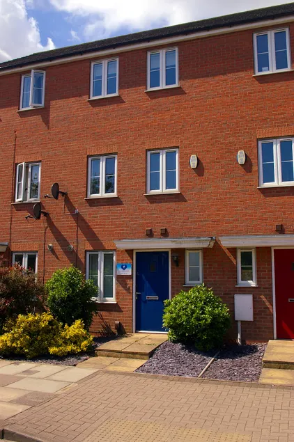 Caspian House (4 Bedrooms) - Serviced Accommodation - Image 1