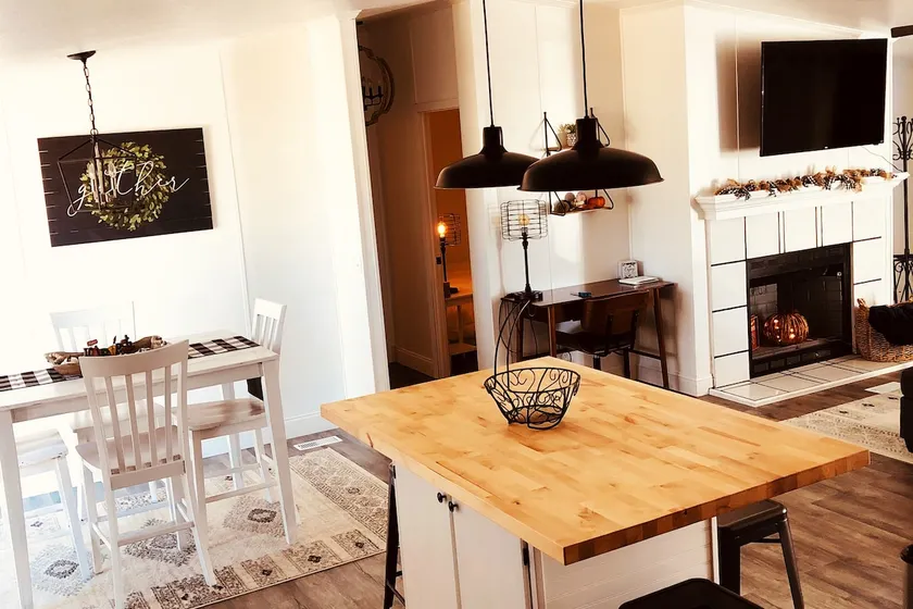 The Cozy Modern Farmhouse - Image 1
