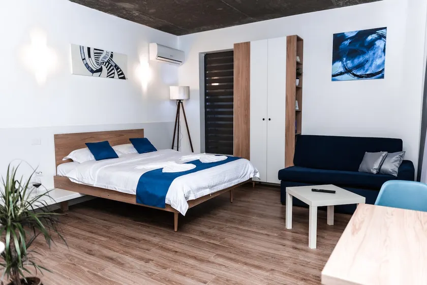 Luxury studio with balcony in Craiova - Image 1