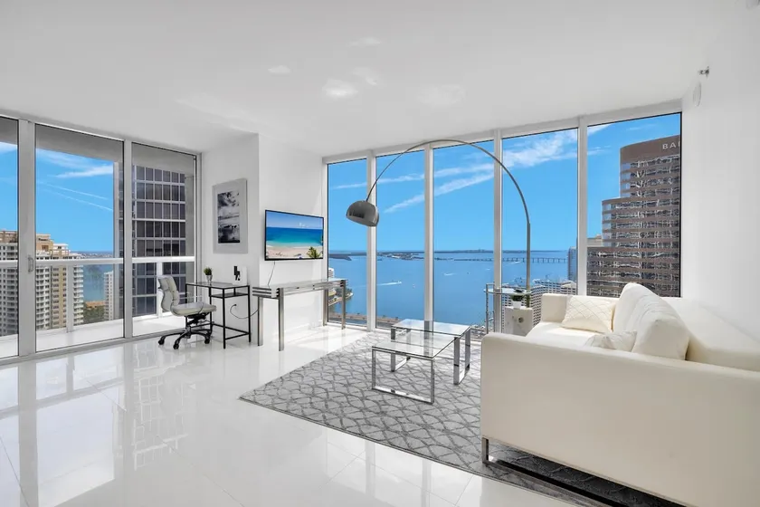 Panoramic Bay View 2BR Condo · Icon Brickell - Image 1