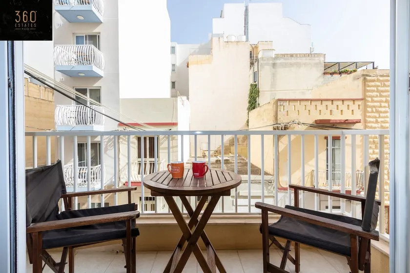 Beautiful, TOP NOTCH 1 BR APT just off the coast by 360 Estates - Image 1
