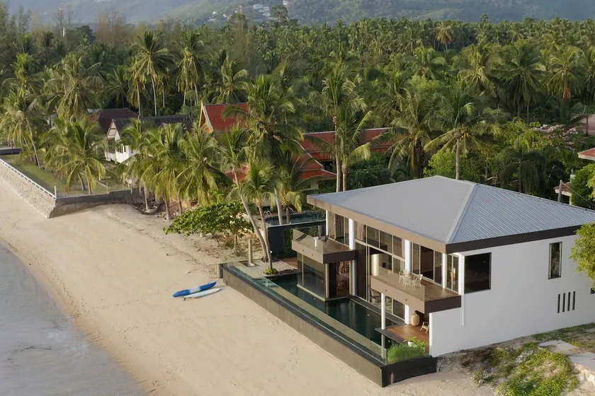 Villa U - 3BR Beachfront Haven - Image 1
