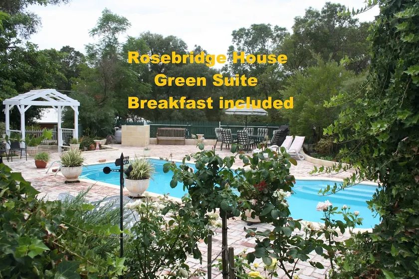 Rosebridge Luxury B&B Adult Retreat- Green Suite - Image 1