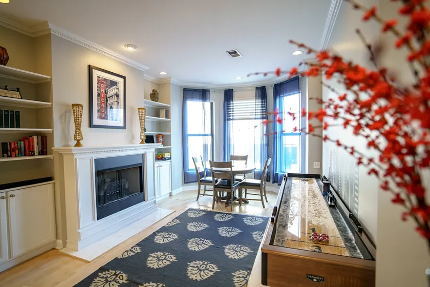 City Center Oasis: 3BR/2BA✔︎ Patio✔︎ Parking(2x) ✔︎ - Image 1