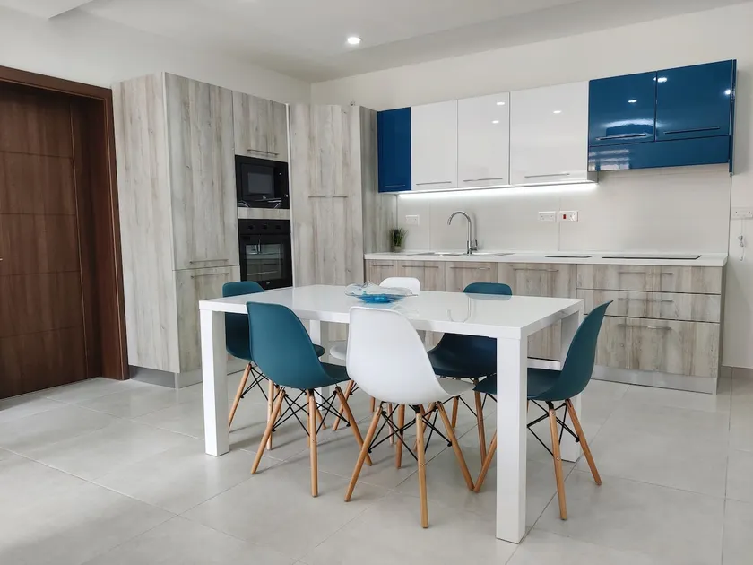 Modern 1BR Spacious Apartment with Terrace - Close to St Thomas Bay - Image 1