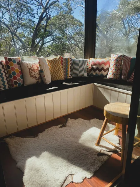 Mountain Retreat Suitable for 2 Families, Sleeps 8 - Image 1