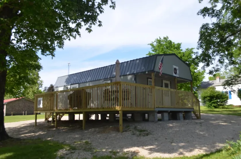 Panther Den Cabin is located 4 miles from Hwy K Campground - Image 1