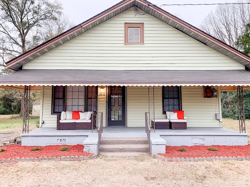 3 Bedroom / 2 Full Bathrooms - Sleeps 6 - Image 1