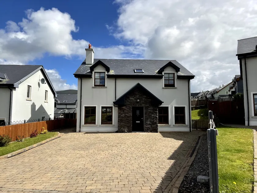 “Beautiful, Family Only, Pet Friendly, Harbour Views” - Image 1