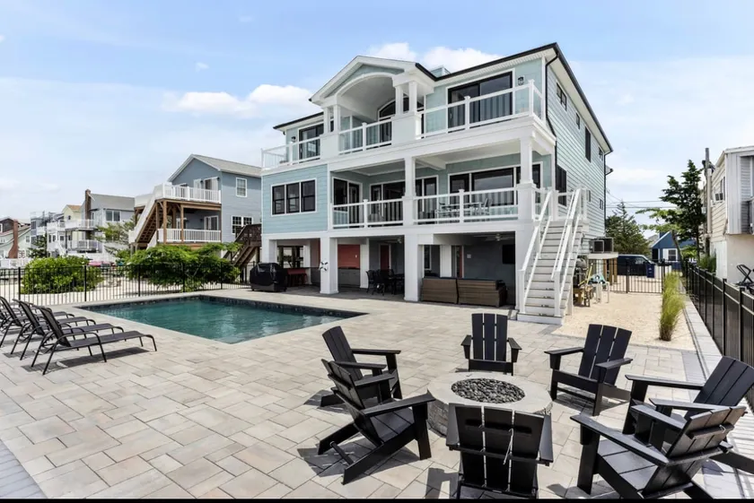 Expansive Bayfront Home w/ Heated Saltwater Pool & Dock - Image 1