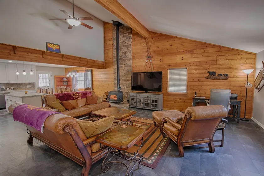 Mountain Living at its Finest! - Image 1