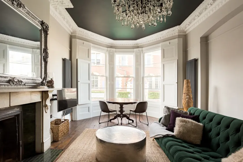 Boutique Victorian Flat in Redland with EV Parking - Image 1