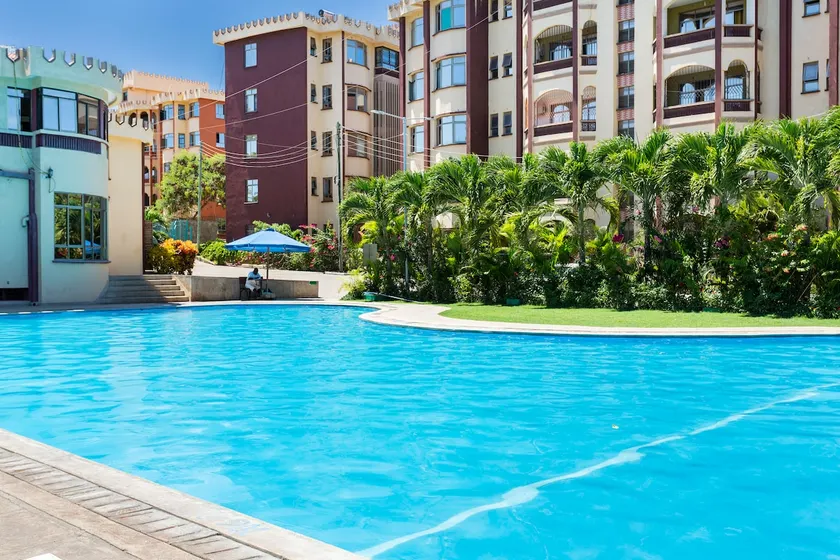 1BR Shanzu | 5 mins to Serena beach|AC, pool&wifi - Image 1