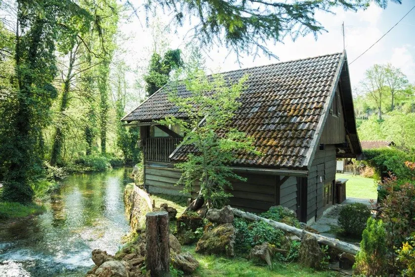 Rustic room in Rastoke surrounded by greenery - Image 1
