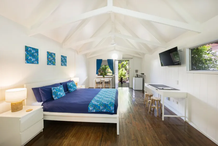 Queen Cabin with Ensuite - Image 1
