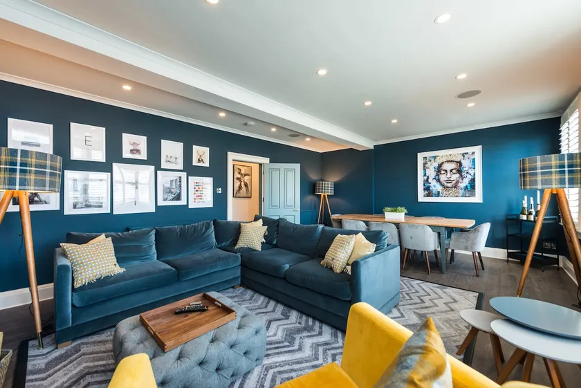 Stylish and chic apartment on Charlotte Square - Image 1