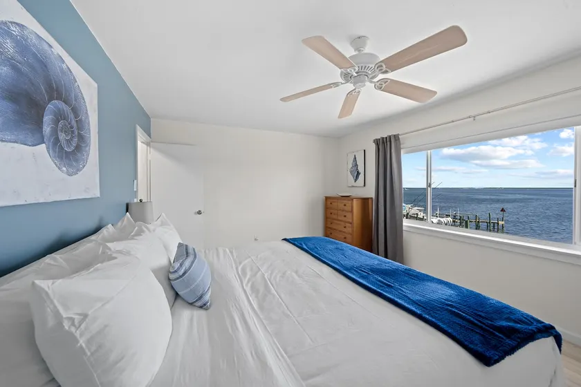 Marina View Townhome with Spectacular Views - Image 1