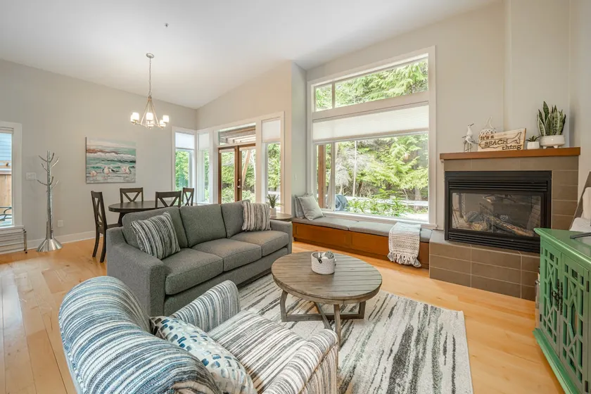 Beachwood House, 5 min to Rathtrevor Beach - Image 1