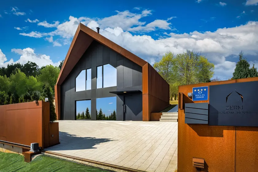 Zerm - modern mountain chalet -pool-jacuzzi-sauna - Image 1