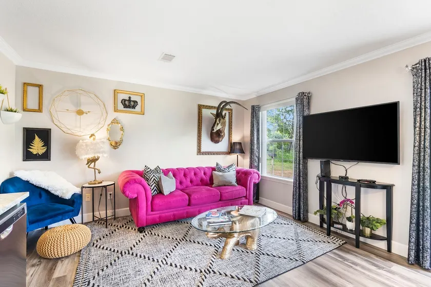 Lakefront Walk-In Condo - “The Posh Pad” - Image 1