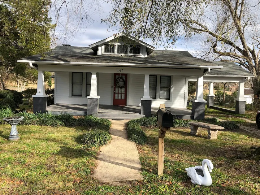 1800's Victorian Home ~SWAN House~ 5 miles off I65 - Image 1