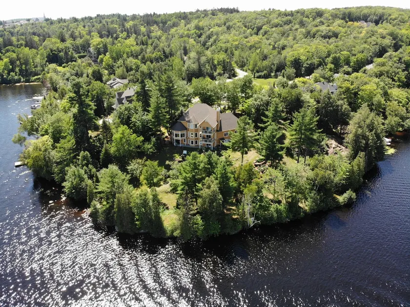 Nature Retreat on the St-Maurice River - Image 1