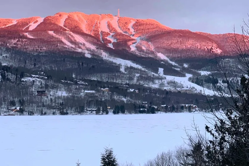 Stunning Condo - View on Lake Tremblant & Mountain - Image 1