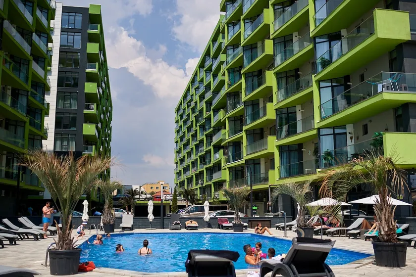 Fineloft Sea View Apartment-Spa n Pools beach resort - Image 1