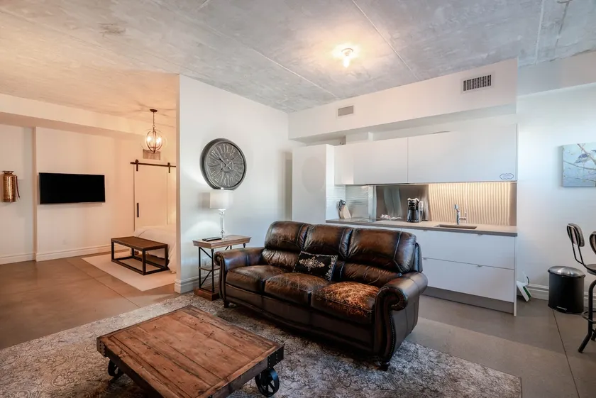 Niagara Trails - Luxury Short & Long Term Stays - Image 1